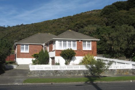 Photo of property in 270 Waddington Drive, Naenae, Lower Hutt, 5011
