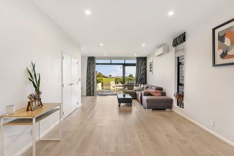 Photo of property in 17 Battalion Drive, Papakura, 2110