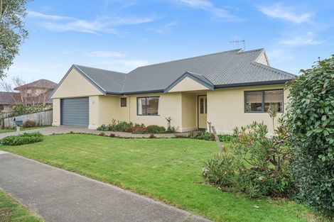 Photo of property in 35 Regent Drive, Paraparaumu Beach, Paraparaumu, 5032
