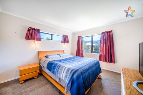 Photo of property in 1a Peel Place, Wainuiomata, Lower Hutt, 5014