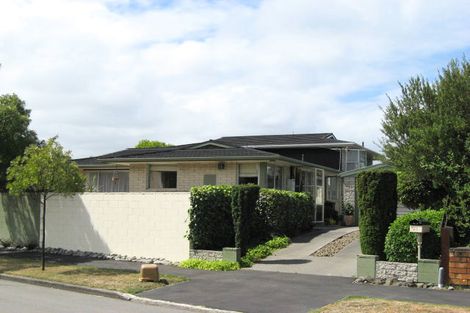 Photo of property in 21 Camberwell Place, Avonhead, Christchurch, 8042