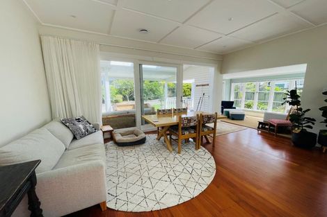 Photo of property in 14 Hanlon Crescent, Narrow Neck, Auckland, 0624
