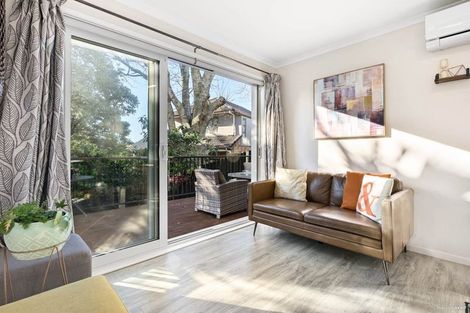 Photo of property in 252 Hill Road, The Gardens, Auckland, 2105