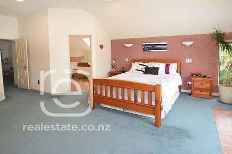 Photo of property in 2 Roseville Road, Gulf Harbour, Whangaparaoa, 0930