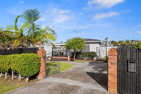Photo of property in 40 Walton Street, Red Beach, 0932