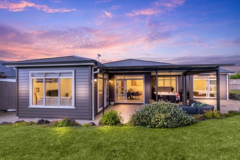 Photo of property in 22 Malbec Place, Huapai, Kumeu, 0810