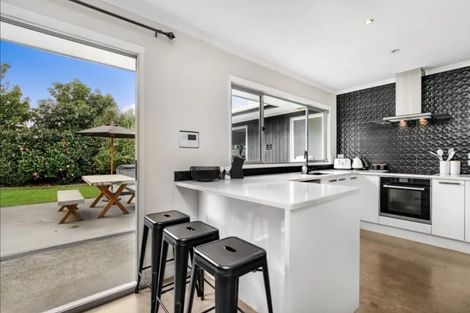 Photo of property in 4 Tatua Place, Conifer Grove, Takanini, 2112