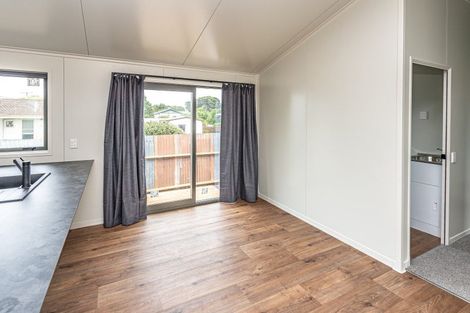 Photo of property in 19 Karewa Street, Castlecliff, Wanganui, 4501