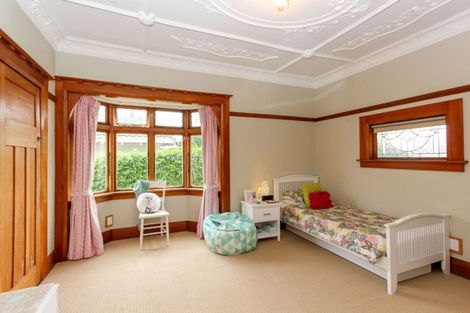 Photo of property in 5 Holsworthy Road, Lower Vogeltown, New Plymouth, 4310