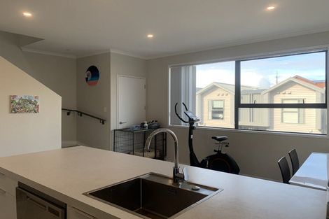 Photo of property in 5/4 Matimati Place, Hobsonville, Auckland, 0616