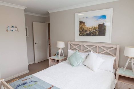 Photo of property in 43 Landmark Terrace, Orewa, 0931