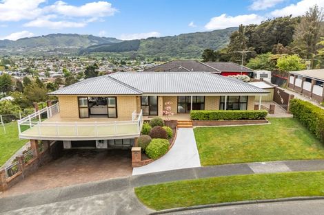 Photo of property in 7 King Charles Drive, Kingsley Heights, Upper Hutt, 5018