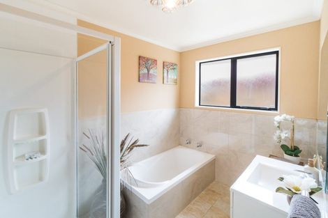 Photo of property in 47 Branigan Parade, Kelvin Grove, Palmerston North, 4414