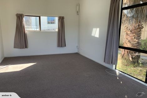 Photo of property in 18 Loughanure Place, Massey, Auckland, 0614
