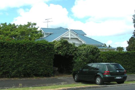 Photo of property in 27 Richmond Avenue, Northcote Point, Auckland, 0627