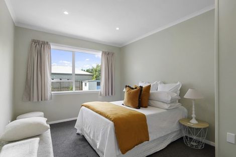 Photo of property in 16 Epsom Road, Sockburn, Christchurch, 8042