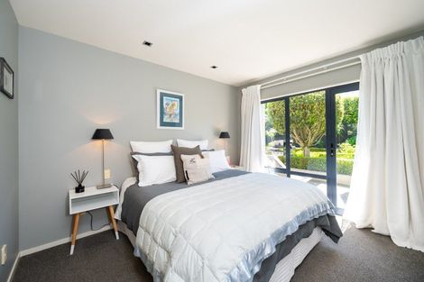 Photo of property in 11 Woodford Heights, Havelock North, 4130