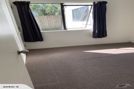 Photo of property in 18 Loughanure Place, Massey, Auckland, 0614