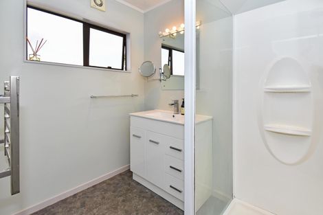 Photo of property in 2/17 Wedgwood Avenue, Mangere East, Auckland, 2024