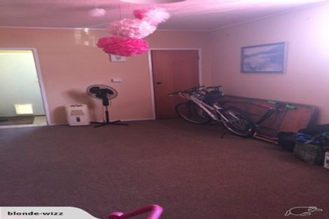 Photo of property in 9 Denarius Lane, Glendene, Auckland, 0602