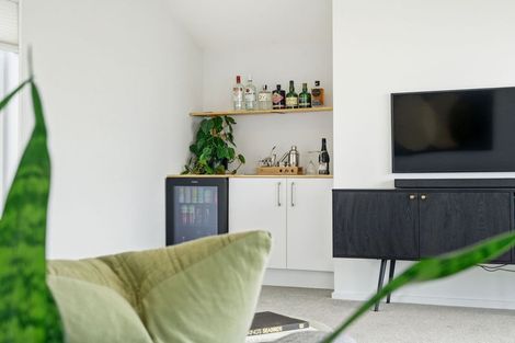 Photo of property in 5b Madeley Road, Mount Pleasant, Christchurch, 8081