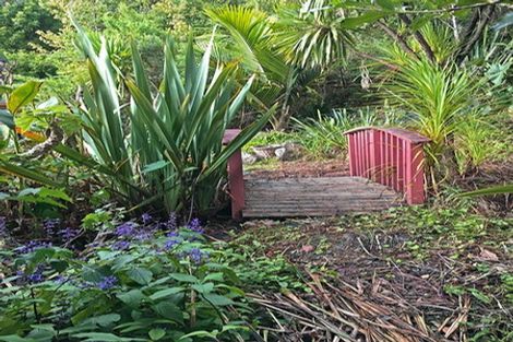 Photo of property in 76 Top Town Place, Coromandel, 3506