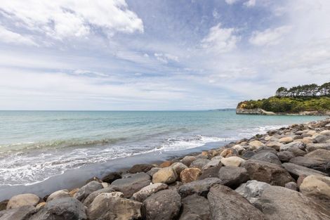 Photo of property in 102 Eighth Avenue, Urenui, 4377