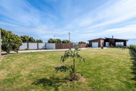 Photo of property in 1 Surrey Street, Orepuki, Riverton, 9881