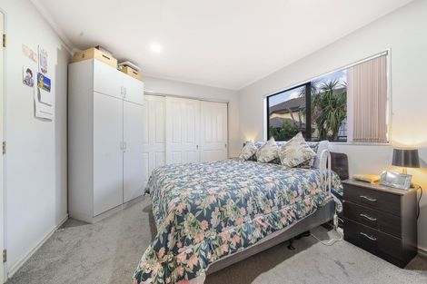 Photo of property in 39 Ribbonwood Crescent, Goodwood Heights, Auckland, 2105