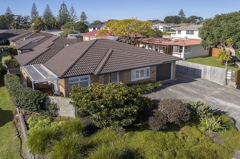 Photo of property in 31 Elizabeth Street, Orewa, 0931