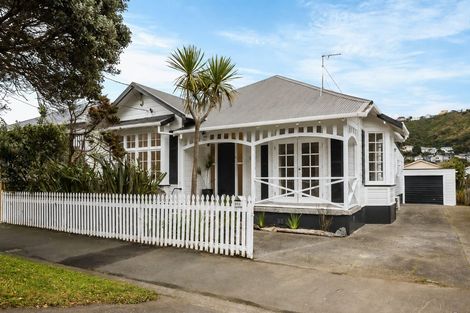Photo of property in 202 Clyde Street, Island Bay, Wellington, 6023