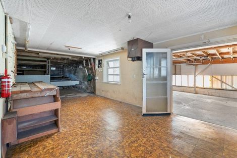 Photo of property in 1 Elizabeth Place, Mairangi Bay, Auckland, 0630