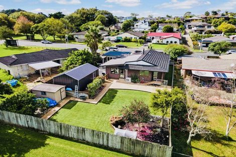 Photo of property in 109 Prince Regent Drive, Half Moon Bay, Auckland, 2012