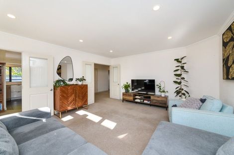 Photo of property in 12 Mana Place, Awapuni, Palmerston North, 4412