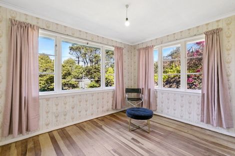 Photo of property in 7 Lyndhurst Road, Tawa, Wellington, 5028