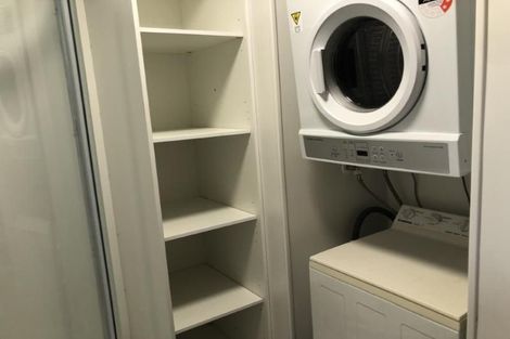 Photo of property in Hobson Court Flats, 28/70 Hobson Street, Thorndon, Wellington, 6011