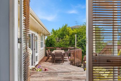 Photo of property in 253 Don Buck Road, Massey, Auckland, 0614