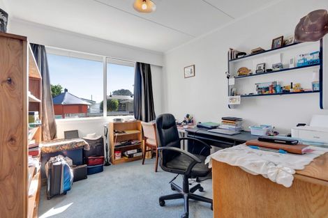 Photo of property in 22 Waiwera Place, Merrilands, New Plymouth, 4312