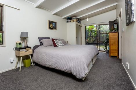 Photo of property in 34 Unsworth Drive, Unsworth Heights, Auckland, 0632