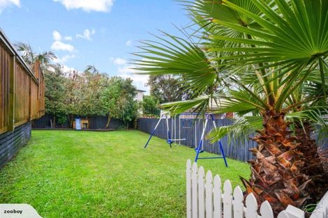 Photo of property in 25 Broadfield Street, Massey, Auckland, 0614