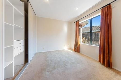 Photo of property in 1 Waylen Place, Burswood, Auckland, 2013
