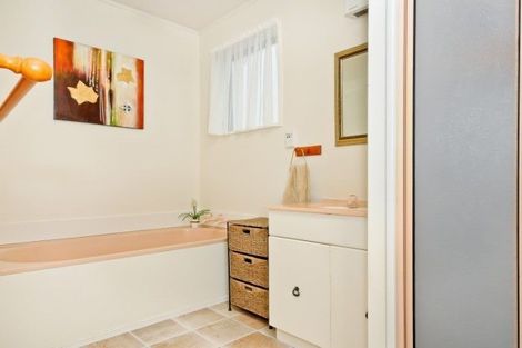 Photo of property in 9a Kentucky Crescent, Nawton, Hamilton, 3200