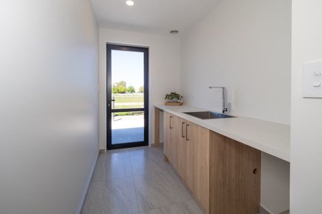 Photo of property in 14 Village Green Drive, Huntingdon, 7774