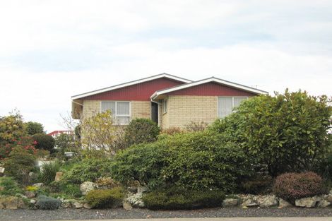 Photo of property in 17 Saint Andrew Place, Balclutha, 9230