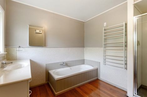 Photo of property in 17 Reading Street, Upper Riccarton, Christchurch, 8041