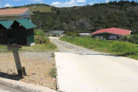 Photo of property in 17 Seaview Road, Cable Bay, 0420