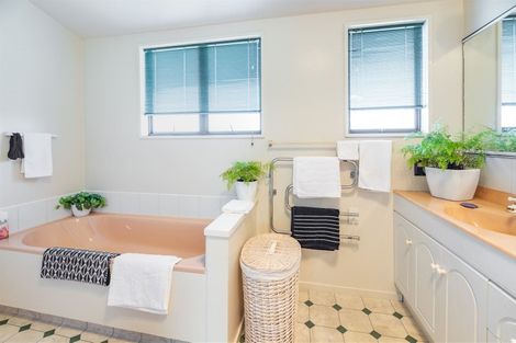 Photo of property in 330 Marine Parade, New Brighton, Christchurch, 8061