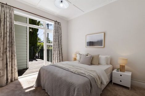 Photo of property in 25a Belle Vue Avenue, Northcote Point, Auckland, 0627