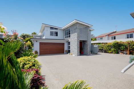 Photo of property in 145 Karewa Parade, Papamoa Beach, Papamoa, 3118