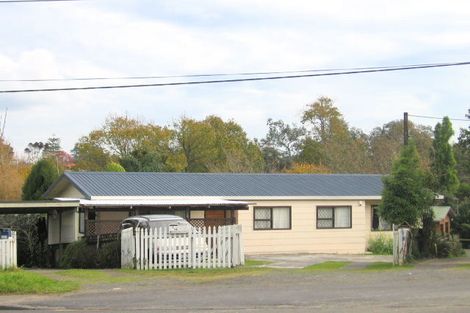 Photo of property in 1/34 Don Buck Road, Massey, Auckland, 0614